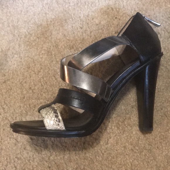Like new ladies high heel Coach sandals. Size 7 1/2. Only worn once!! - Picture 5 of 16